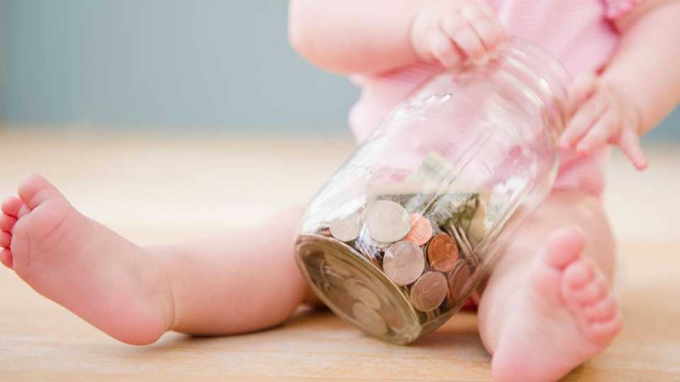 Какие выплаты положены при рождении ребенка