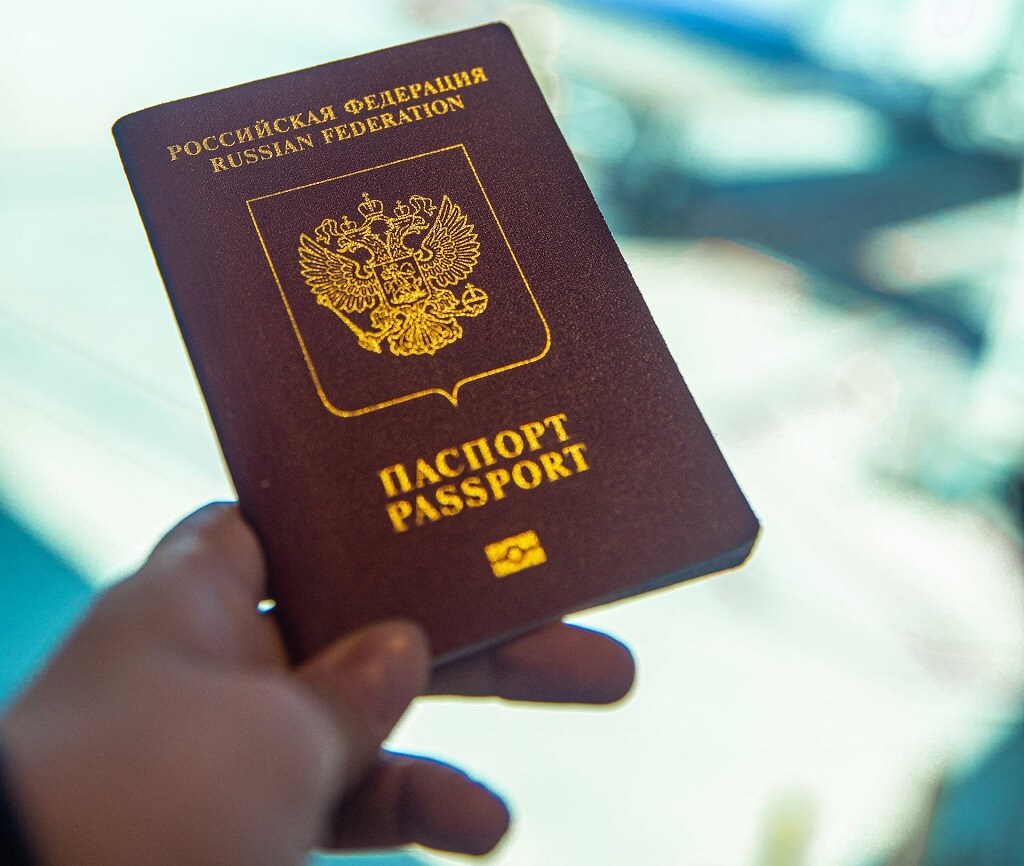Во сколько лет меняют паспорт и каким образом в России в 2022 году