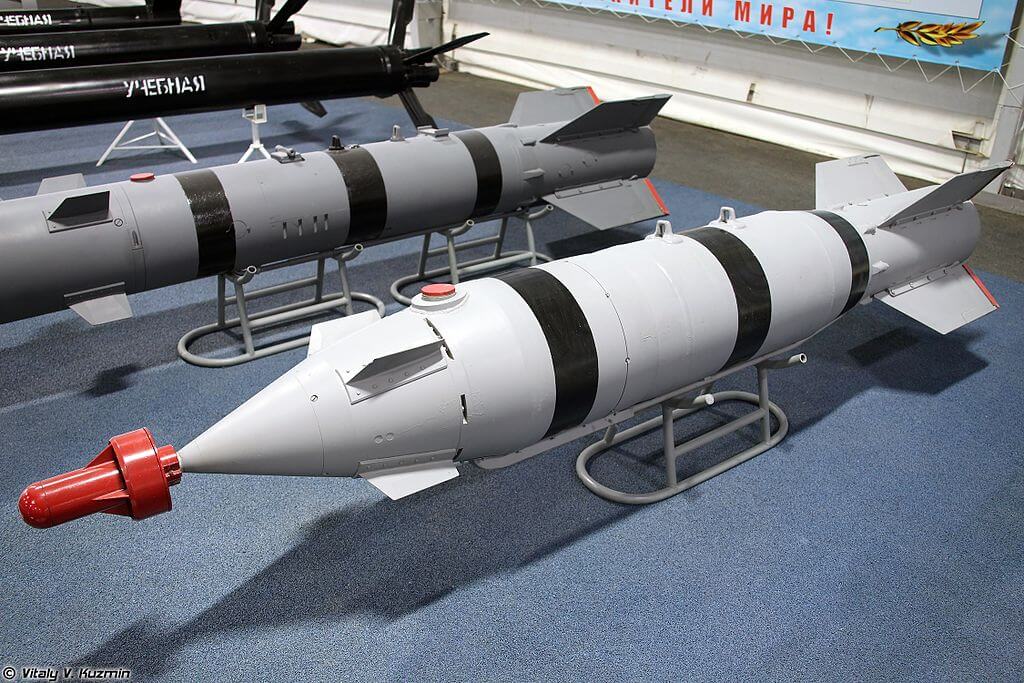 Каб ракета. Корректируемая Авиационная бомба каб-500л. Каб-500лг. Управляемая Авиационная бомба каб-500. Каб-500л/кр,.