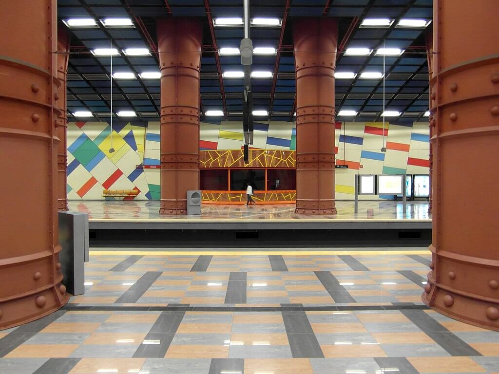 Самая красивая станция метро в мире