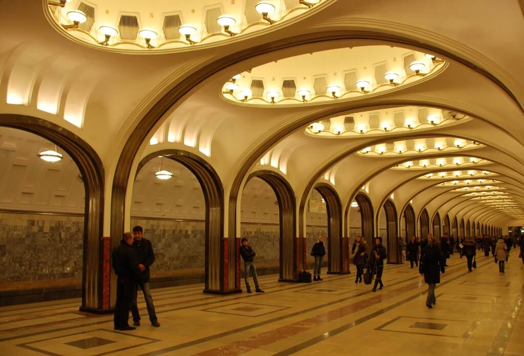 Самая красивая станция метро в Москве