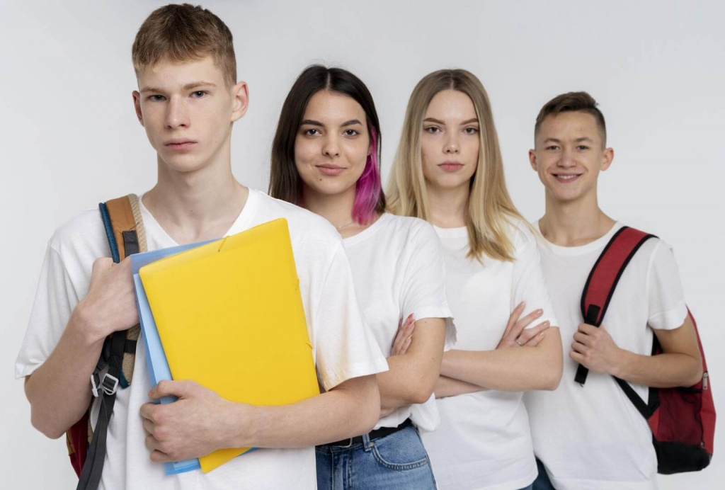 Подростки Выплаты на детей до 17 лет